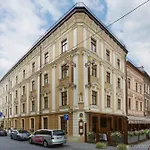 Леополіс Готель 5*
