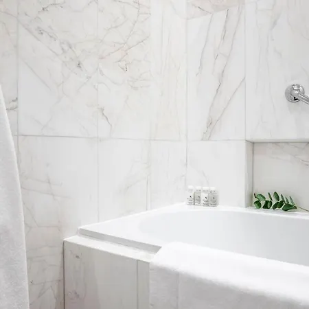 Leopolis Hotel 5* לבוב