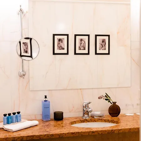 מלון Leopolis Hotel 5*