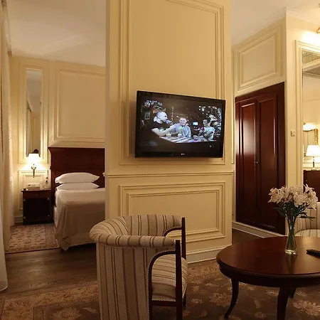 Готель леополіс 5*