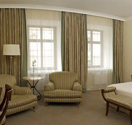 מלון Leopolis Hotel לבוב