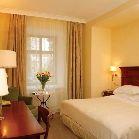 Leopolis Hotel 5* לבוב