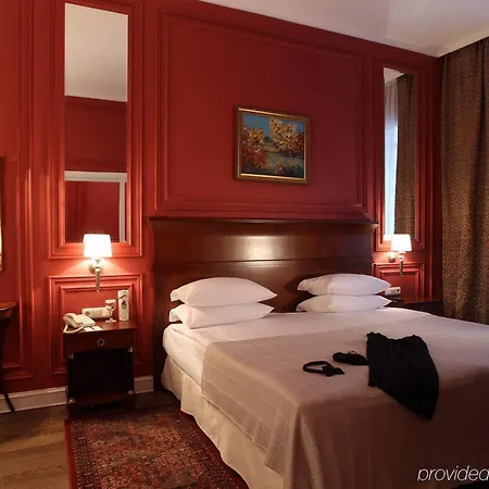 מלון Leopolis Hotel לבוב