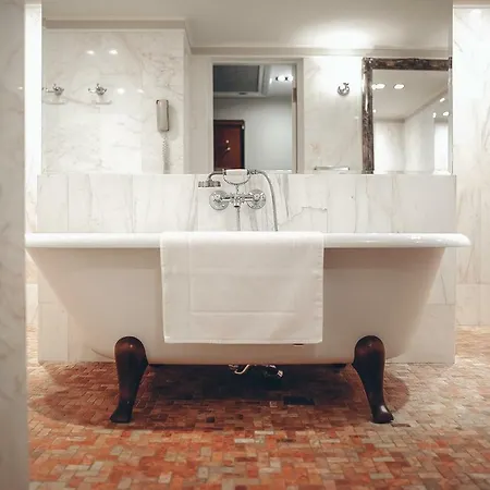 Leopolis Hotel לבוב