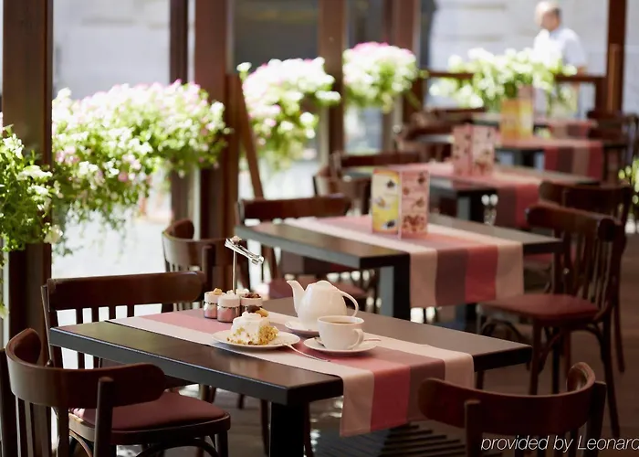 Леополис Отель Отель